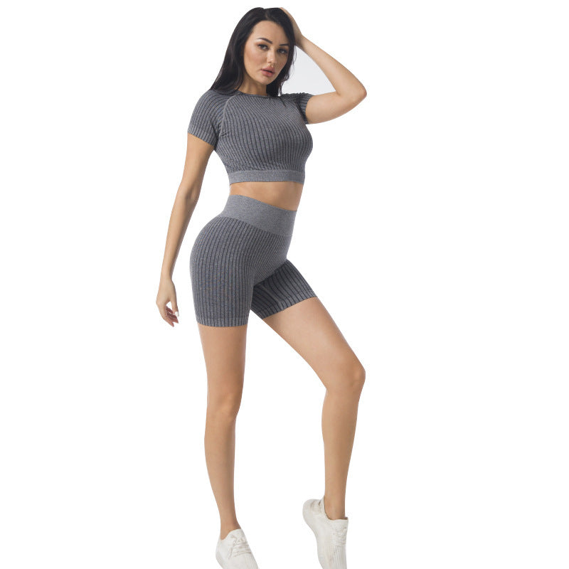 Seamless Yoga Set – Comfort, Style, and Performance in One